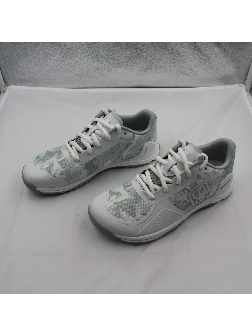 Born Primitive Savage 1 CV Women Size 8 Training Shoes Sneaker White Grey Camo